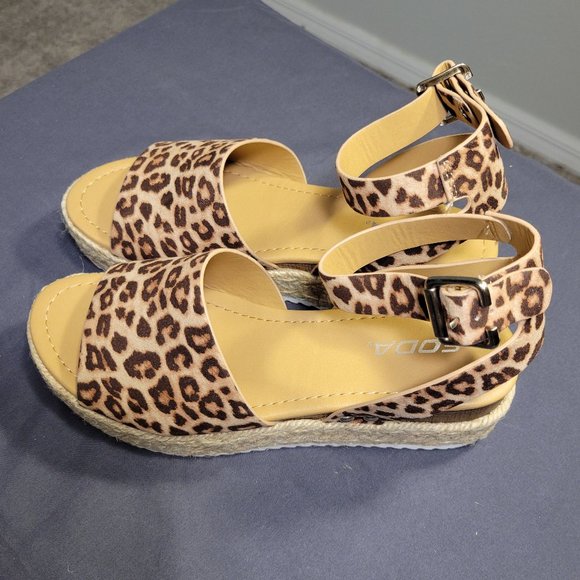 SODA WOMENS CHEETAH OPEN TOES S SANDLES - NEW WITH BOX - Picture 4 of 14